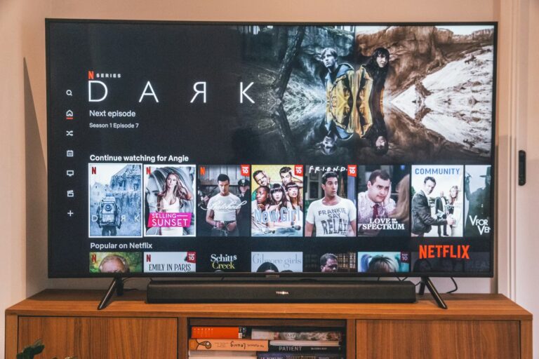 Samsung 55 inches 4K UHD Smart TV Crystal Clear Display